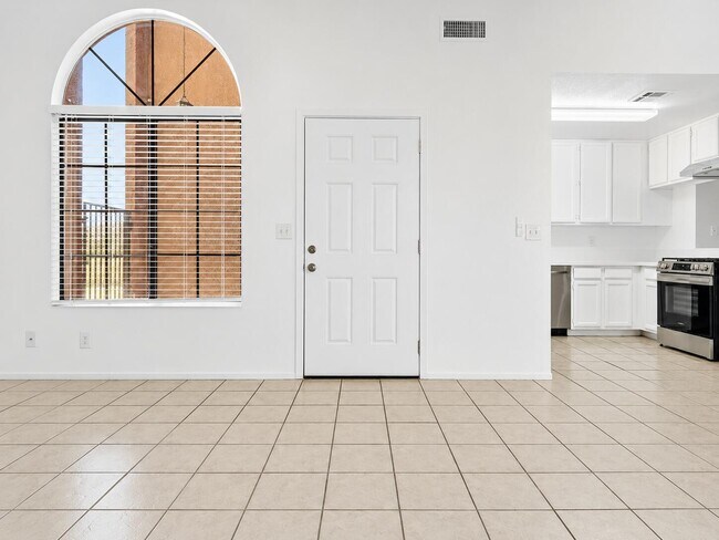 Building Photo - 31601 Avenida Maravilla