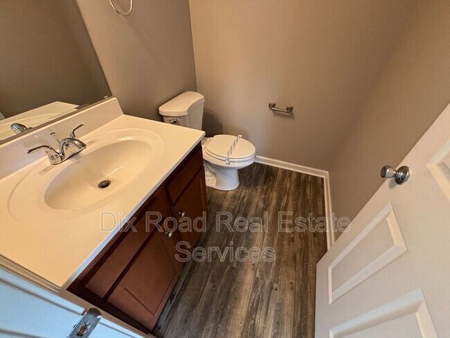 Building Photo - 209 Wexford Dr