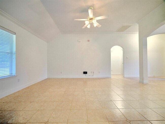 Building Photo - 10611 Alex Dr