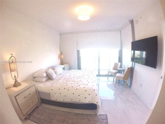 Building Photo - 488 NE 18th St