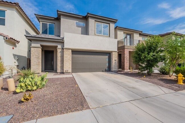 Primary Photo - Solar Powered Home in Heart of Peoria!