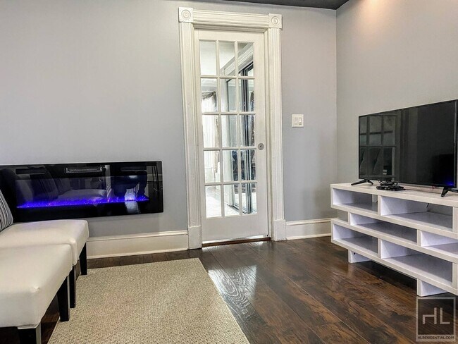 Building Photo - Short-Term Furnished 1 Bedroom In Bedford-...
