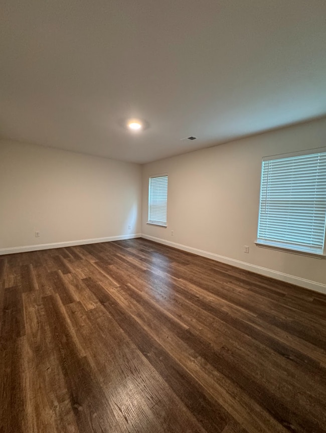 Building Photo - STOP SCROLLING! YOUR NEXT HOME IS HERE!