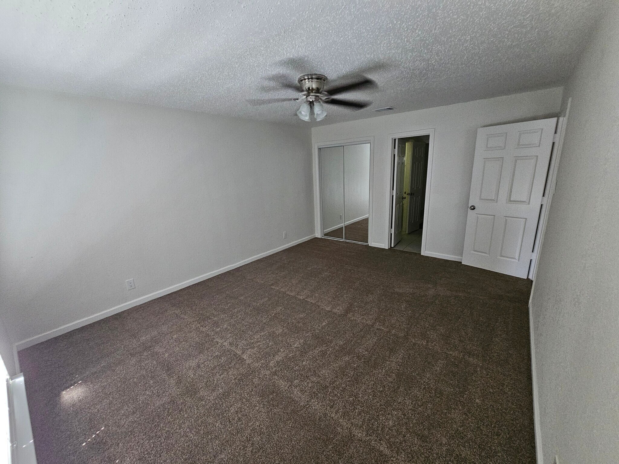 Building Photo - 224 Simmons Dr