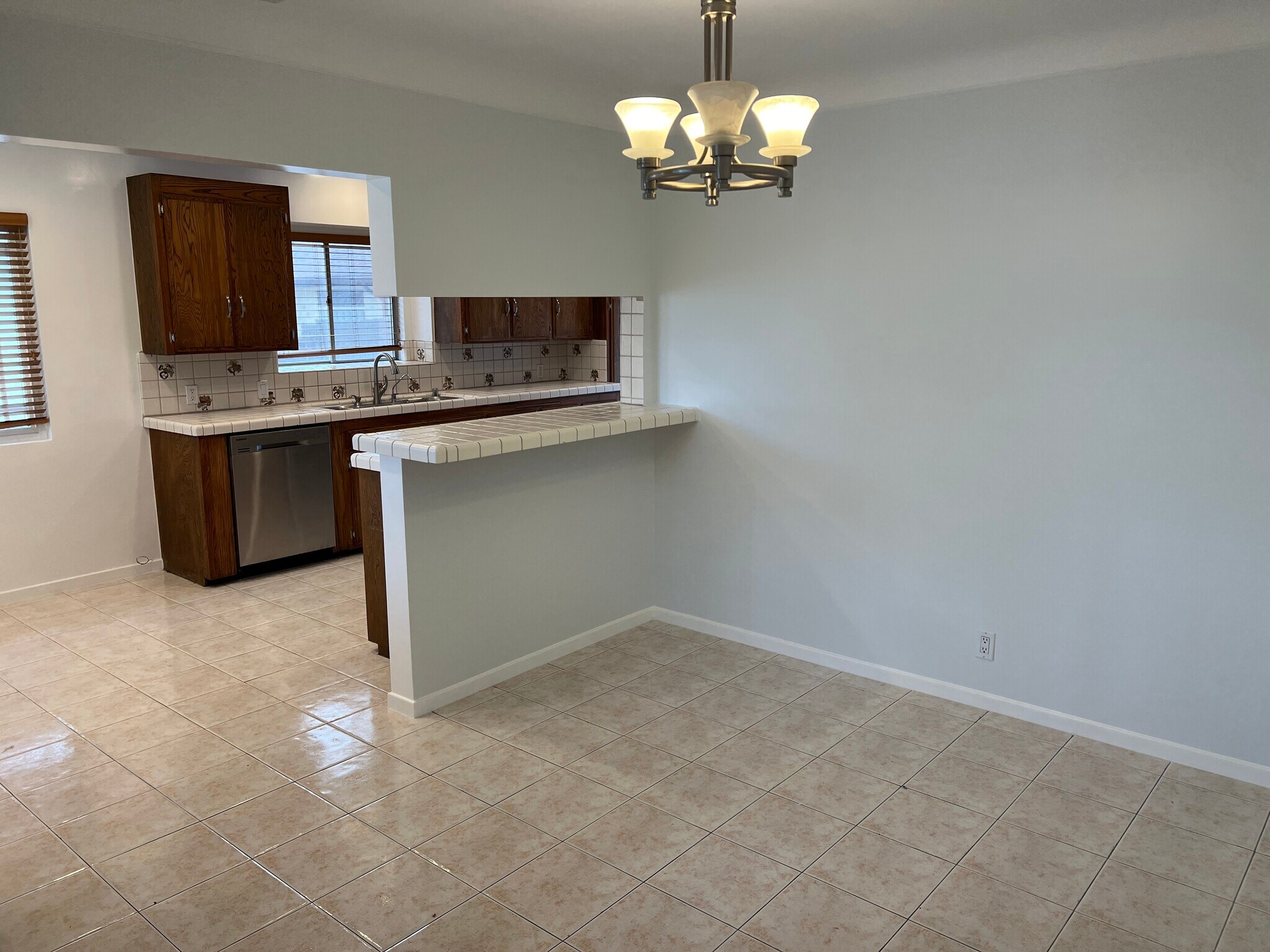 Building Photo - 11160 Greenlawn Ave