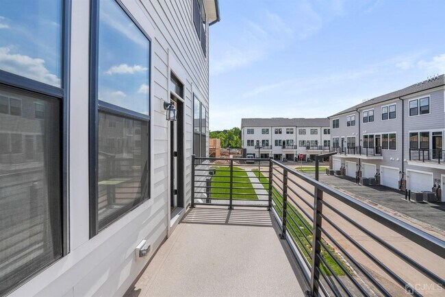 Building Photo - 204 Lyla Ln