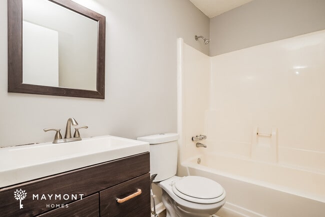 Building Photo - 10999 Highridge Ct