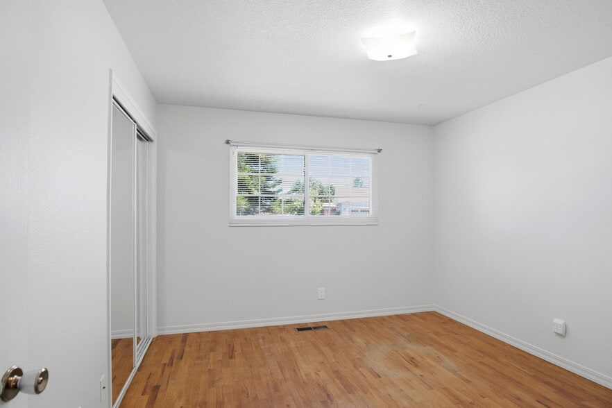 Building Photo - 360 Hanover Ave