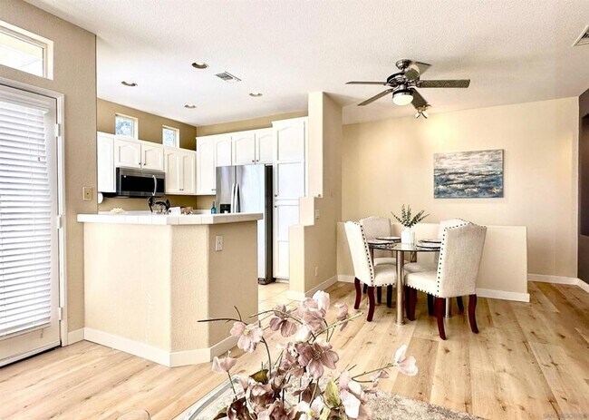 Building Photo - Beautiful 2 Bed, 2 Bath Sabre Springs Townhome with 1 Car Garage