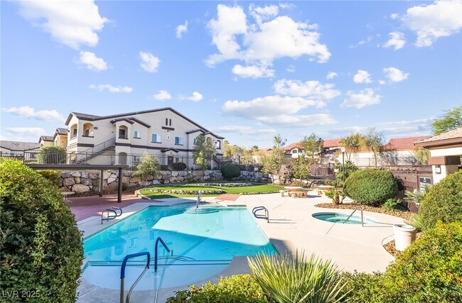 Building Photo - 2291 W Horizon Ridge Pkwy