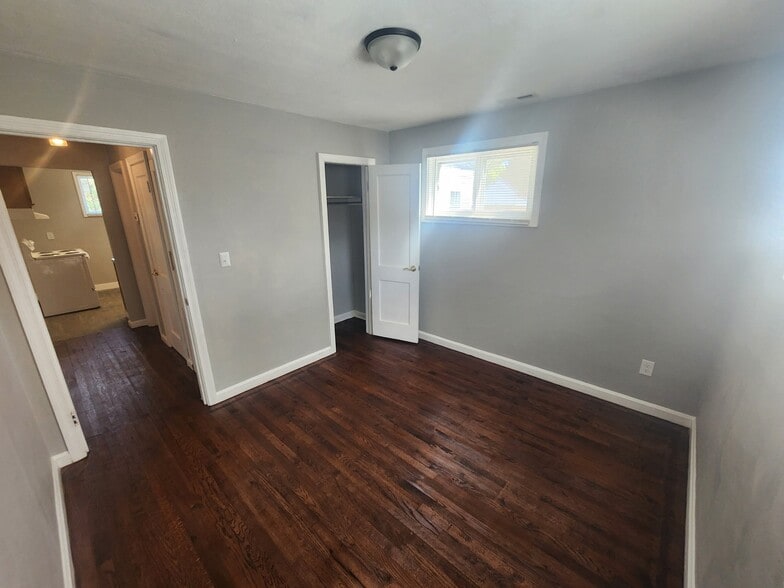 Building Photo - 136 Banneker Dr
