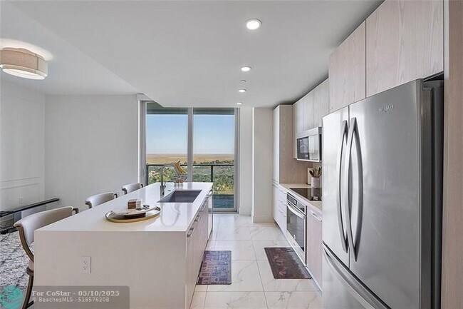 Building Photo - 2000 Metropica Wy
