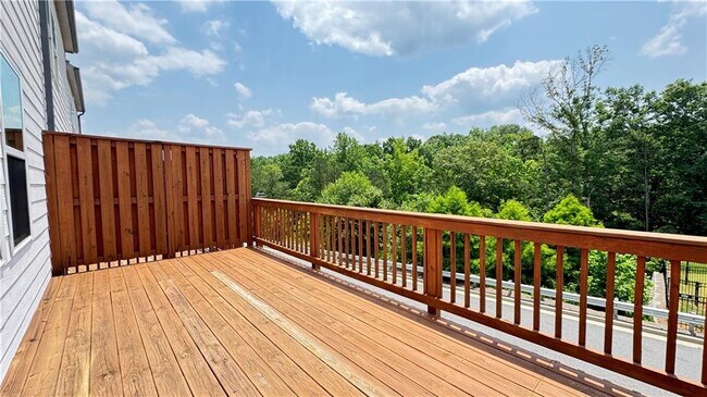 Building Photo - 285 Vista Ln