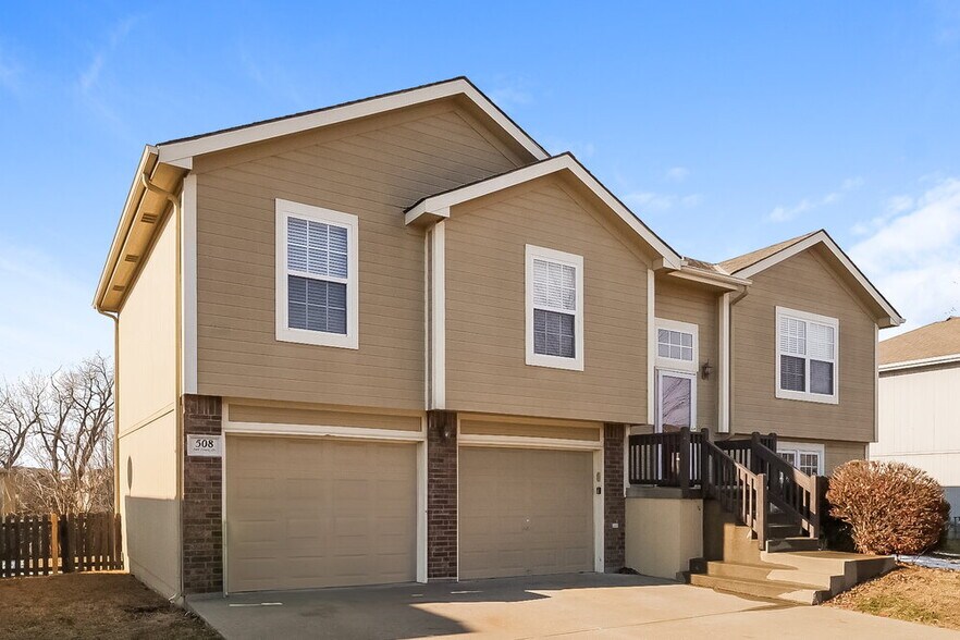 Building Photo - 508 Fall Creek Dr