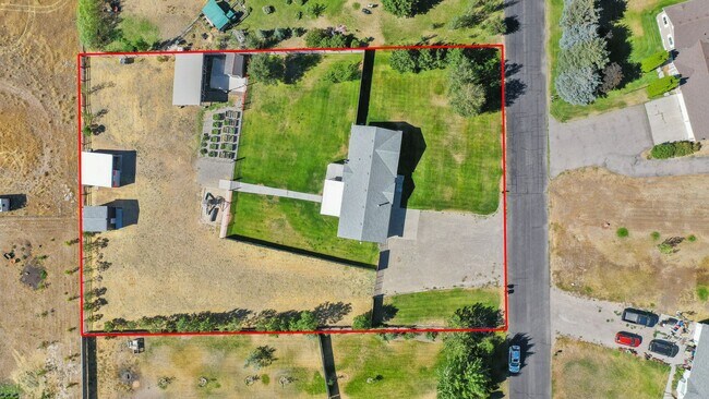 Building Photo - 5 Bed 3 Bath Home in Rigby