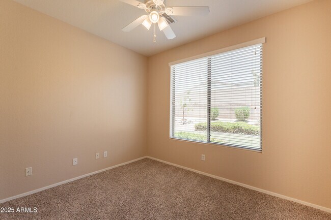 Building Photo - 1738 W Glenhaven Dr