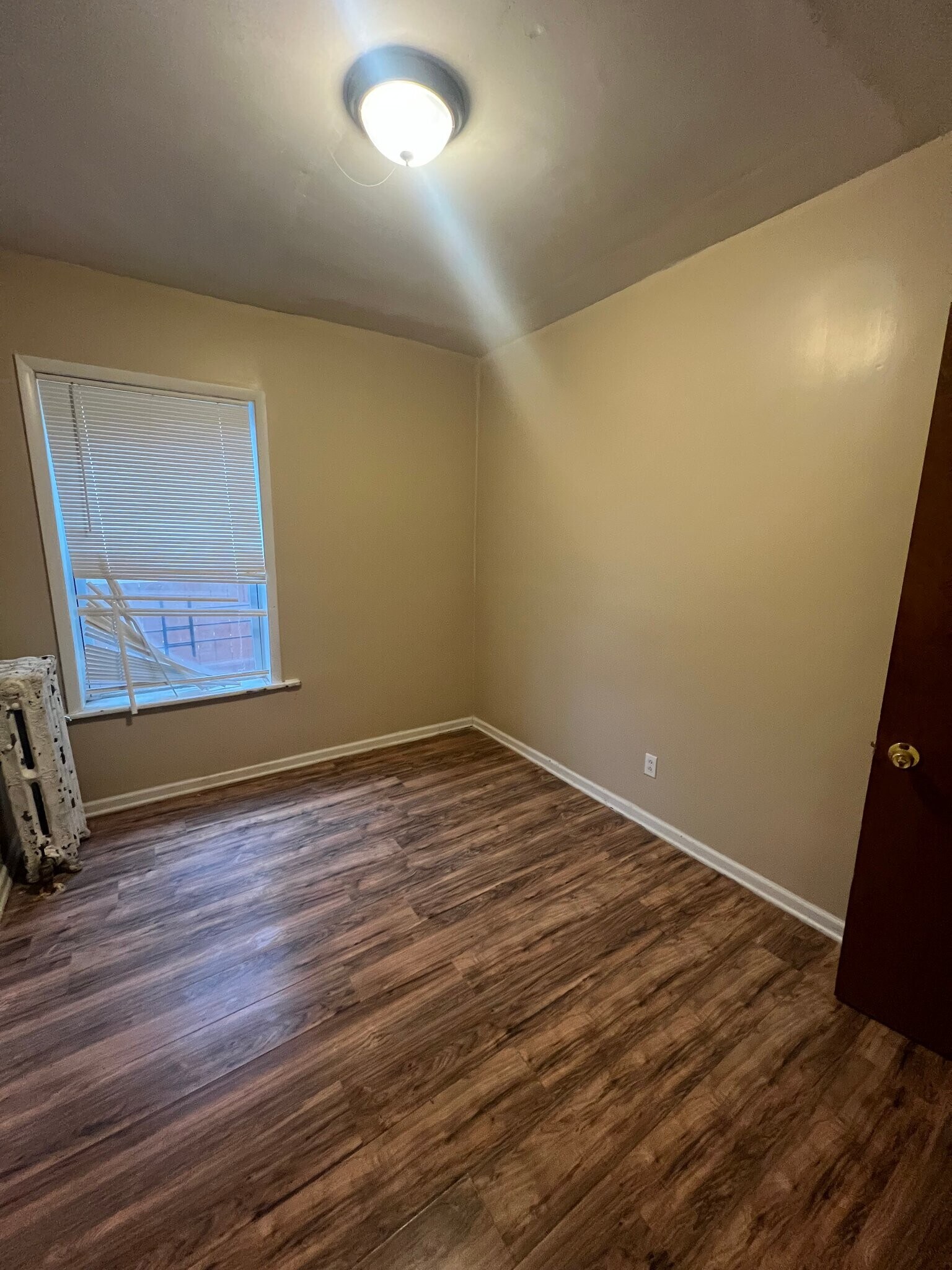 Building Photo - 138 W 70th St