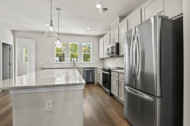 Building Photo - 9413 Sun Fountain Dr