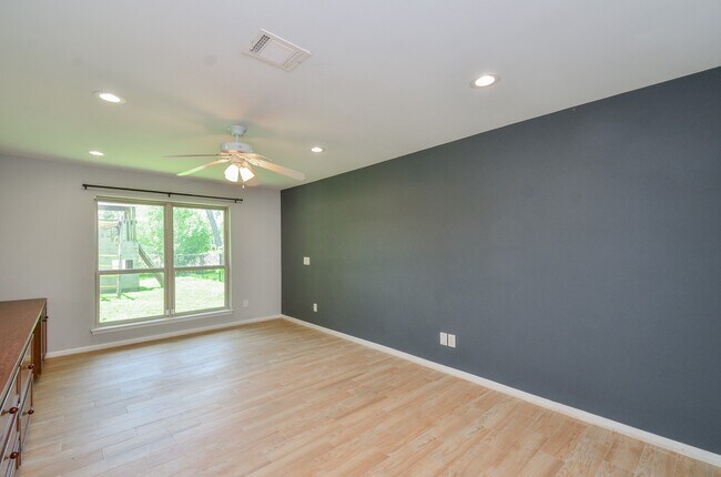 Building Photo - 2103 Winged Foot Dr