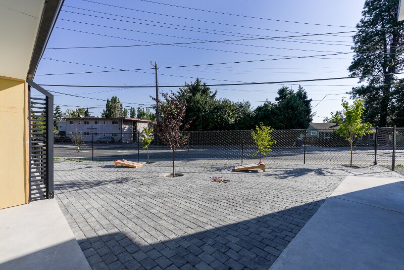 Building Photo - 10009 Des Moines Memorial Dr S