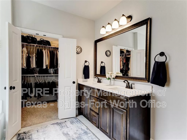 Building Photo - 1612 Town Creek Cir