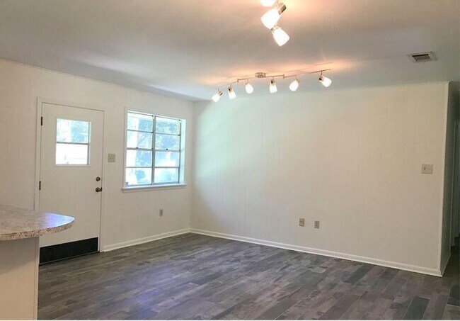 Building Photo - 4116 Fleet Dr
