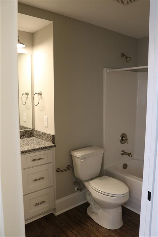 Building Photo - 613 Summit Ave