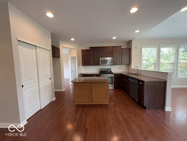 Building Photo - 13052 Whitten Dr N