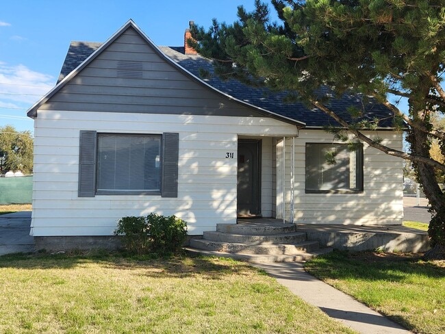 Primary Photo - 2 bedroom with lots of space.