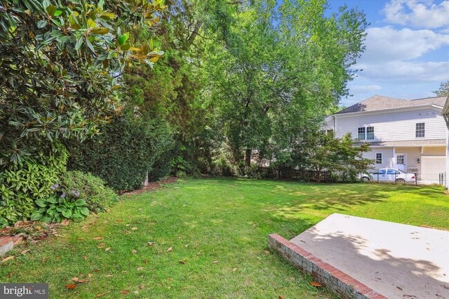 Building Photo - 6916 Southridge Dr