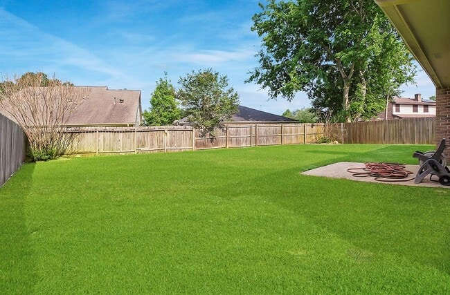Building Photo - 3807 Cedar Valley Dr