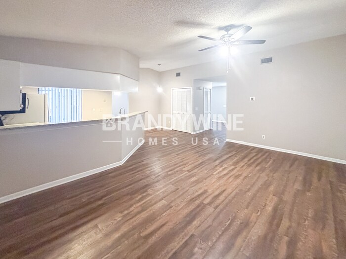 Building Photo - 734 Sandy Creek Dr