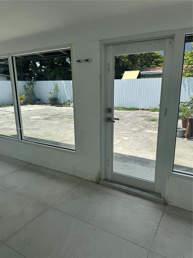 Building Photo - 9635 Haitian Dr