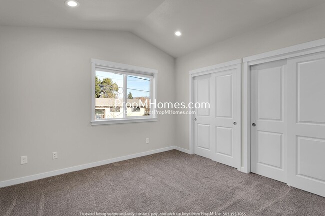 Building Photo - Modern Two Bedroom Home in Mt. Tabor!