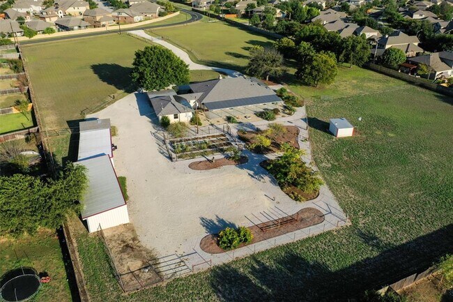 Building Photo - 800 Co Rd 117