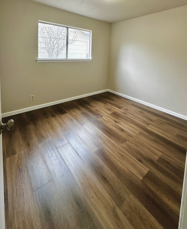 Building Photo - 5055 Binz Engleman Rd