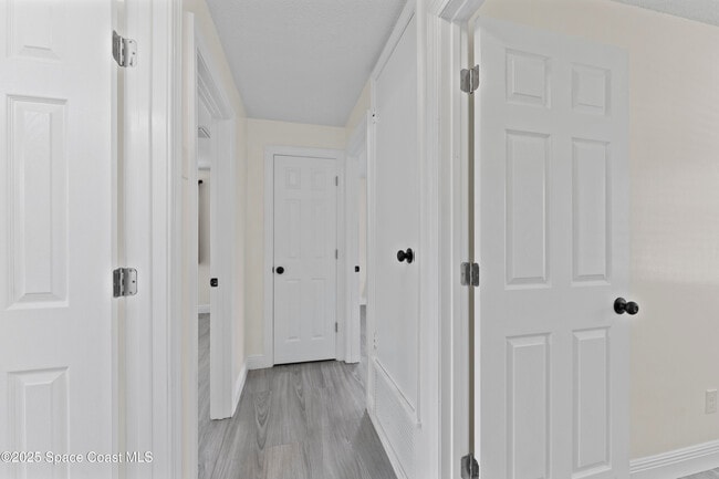 Building Photo - 1066 El Camino Dr