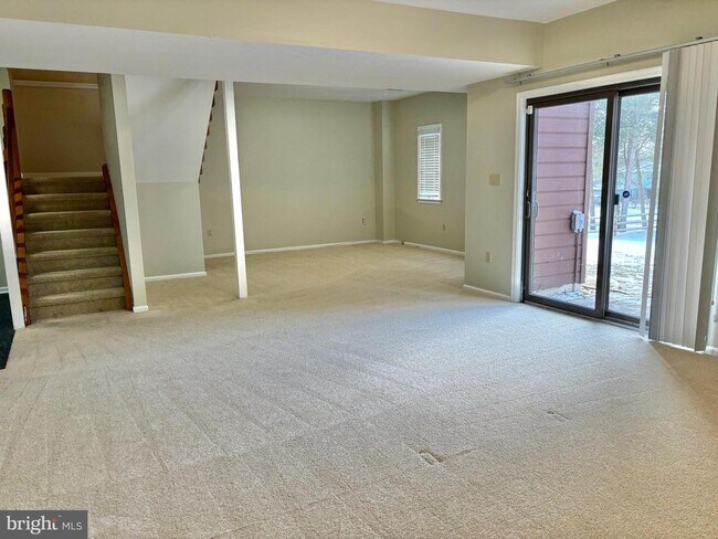 Building Photo - 498 Dean Dr