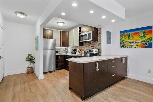 Building Photo - 3522 NE 166th St