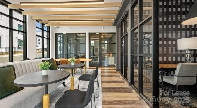 Building Photo - 2314 Berryhill Rd