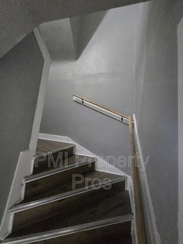 Building Photo - 2478 W Chambers St