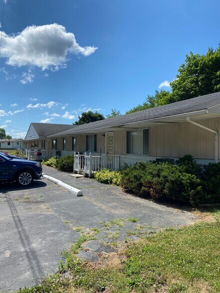 Building Photo - 126 Church St.