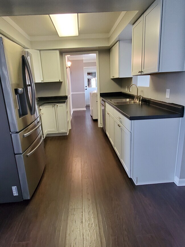 Building Photo - 1411 Parke Street