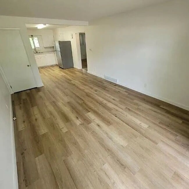 Building Photo - 1403/1405 Daley Avenue