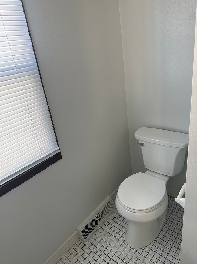 Building Photo - 1961 S 57th St