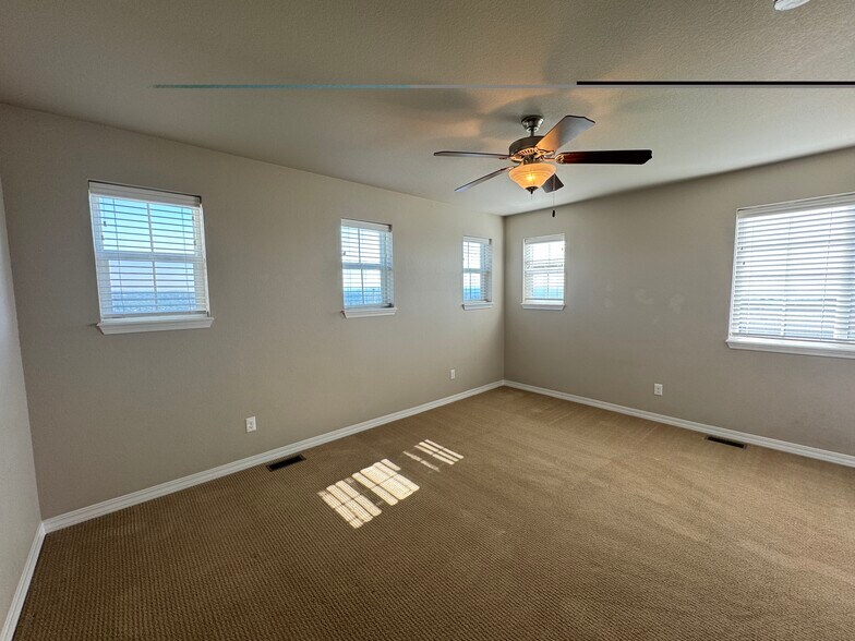 Building Photo - 475 Eclipse Dr
