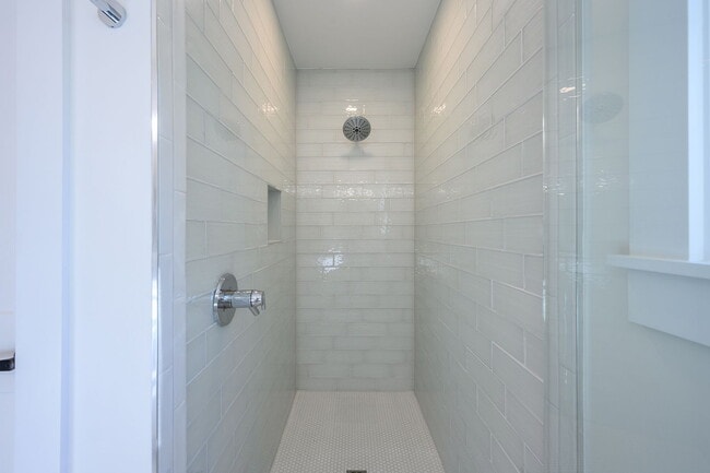 Building Photo - Luxury Four Bedroom Townhome on Hilton Head Island!