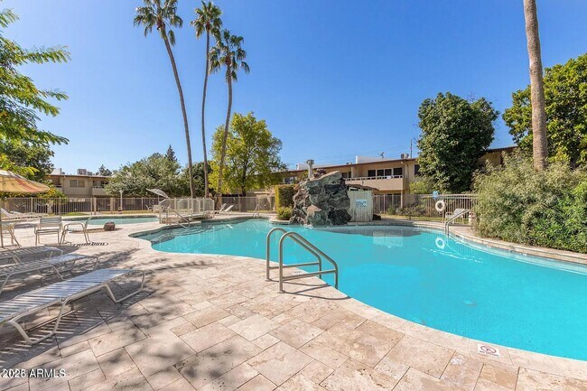 Building Photo - 6108 N 12th Pl