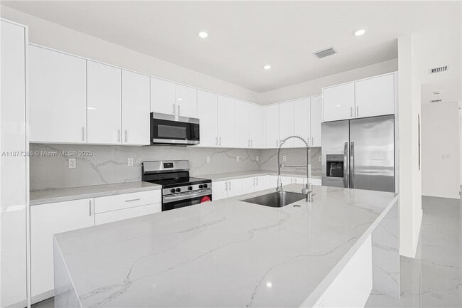 Building Photo - 22505 SW 125th Ave
