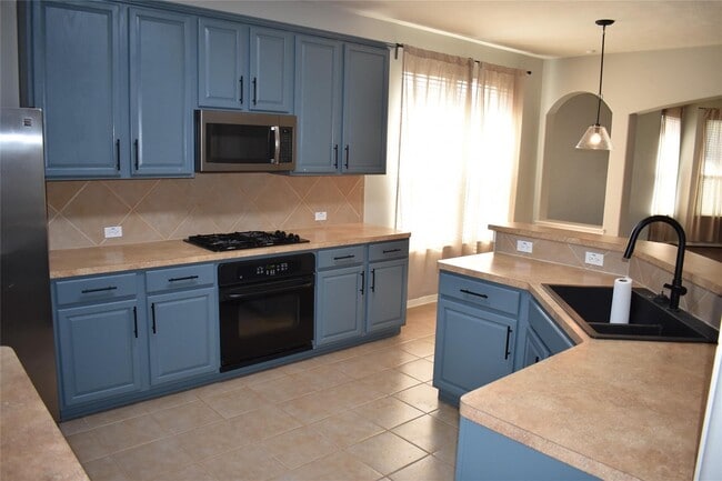 Building Photo - 21559 Kings Bend Dr